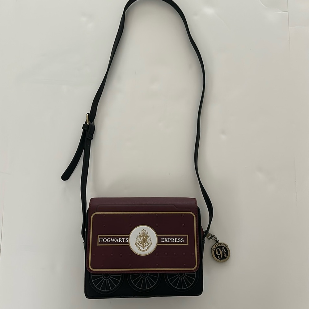 Harry Potter Hogwarts Crossbody Handbag by Bioworld